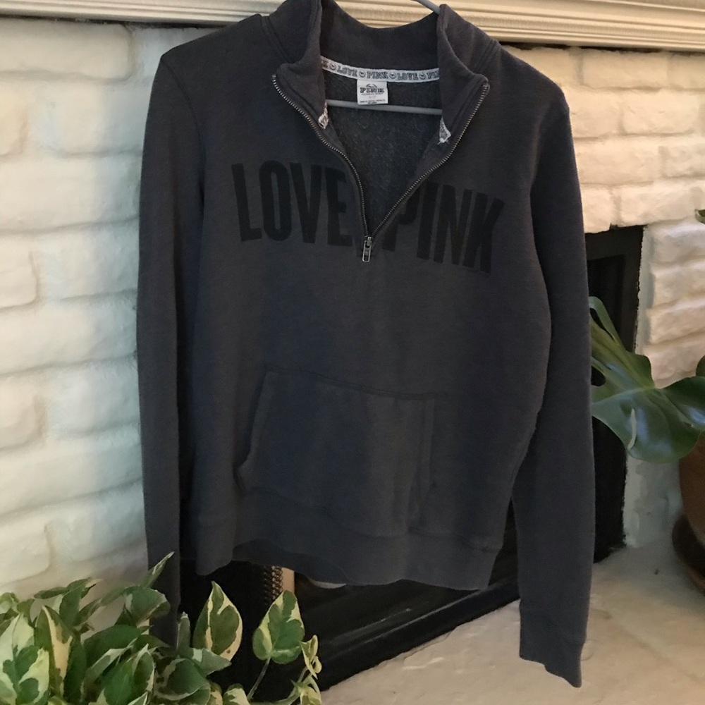 Pink crew neck sweatshirt